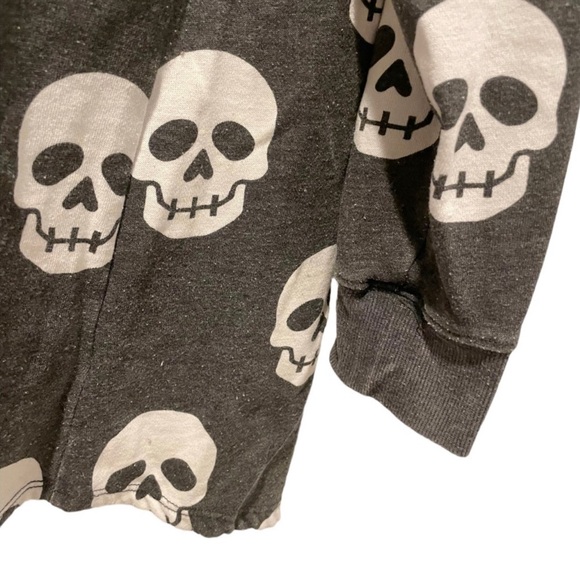 TORRID Classic Fit Cozy Fleece Crew Neck Raglan Tunic Skulls Sweatshirt Size 1 - Picture 12 of 14